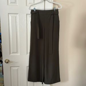 Banana Republic - wide leg - performance fabric - size s NWT